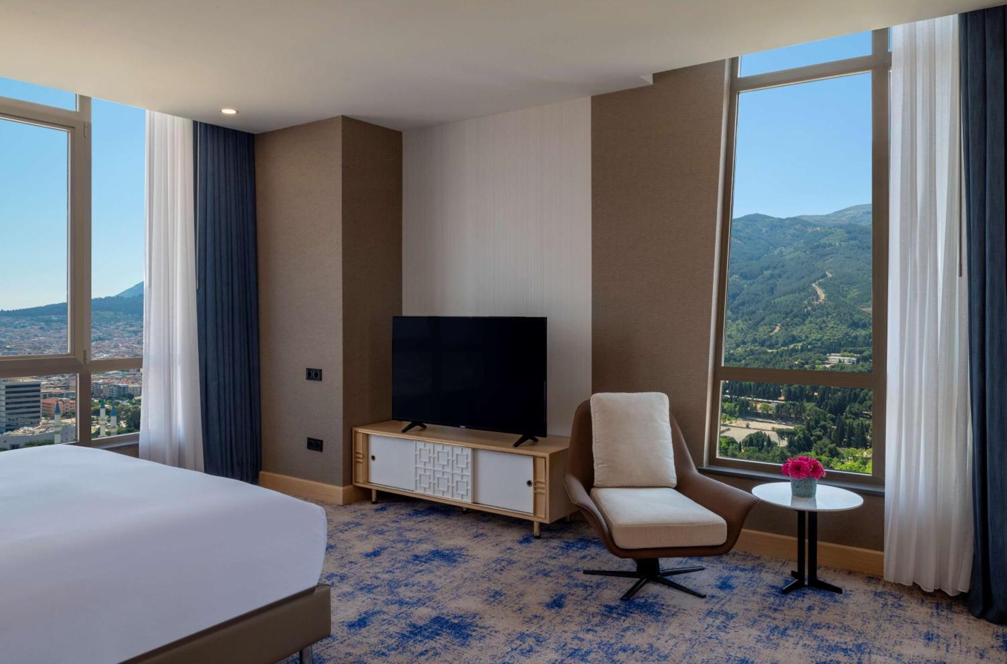 Doubletree By Hilton Manisa Ξενοδοχείο Εξωτερικό φωτογραφία