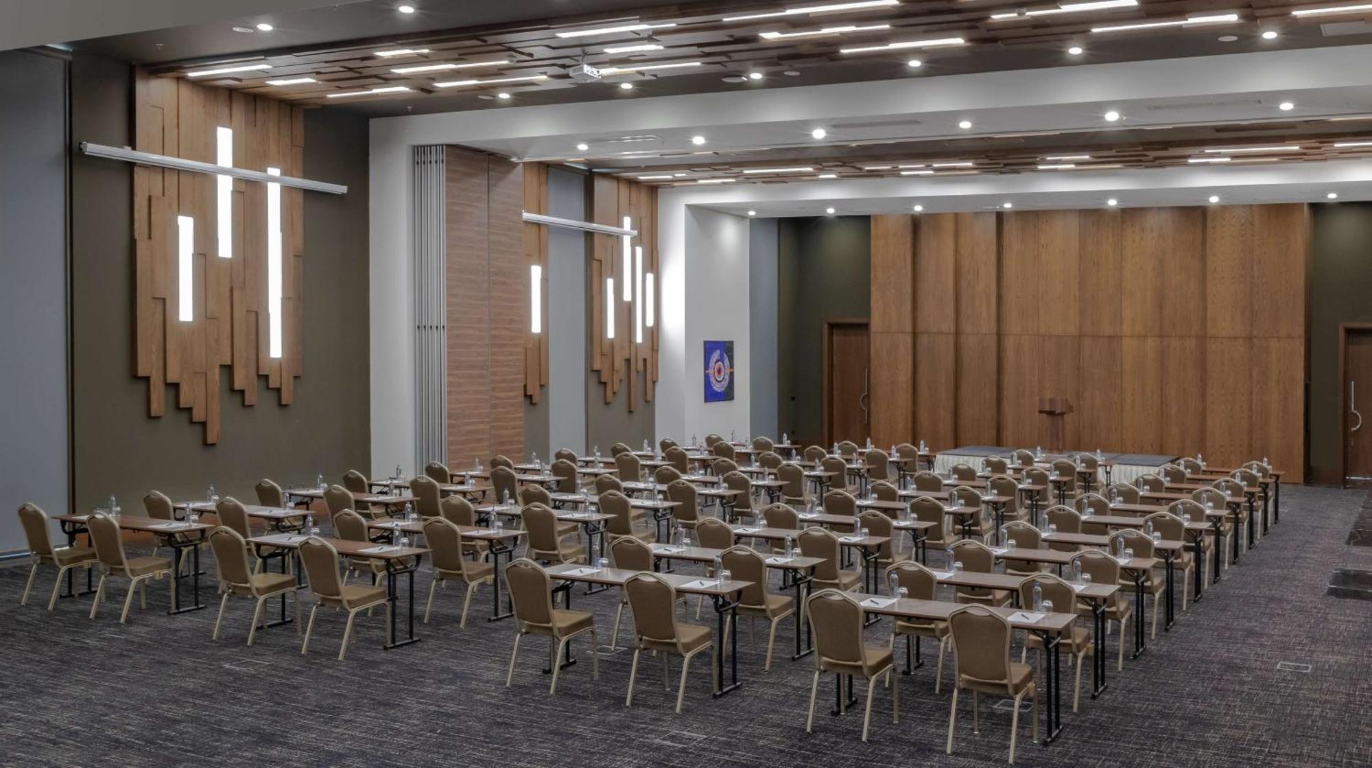 Doubletree By Hilton Manisa Ξενοδοχείο Εξωτερικό φωτογραφία